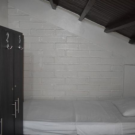 Esmed Hostel Медельин Экстерьер фото