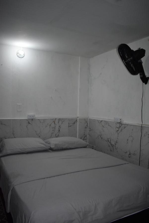 Esmed Hostel Медельин Экстерьер фото